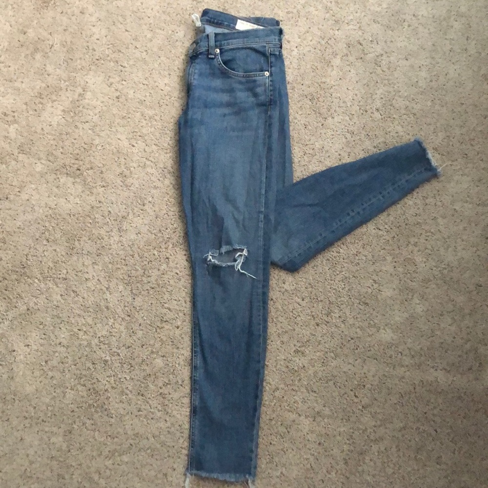 Rag & Bone distressed skinny jeans size 29.
